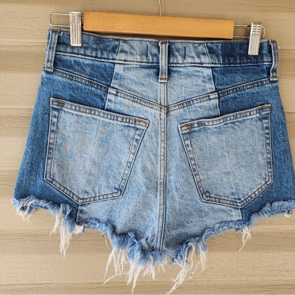 Abercrombie & Fitch High Rise Mom Jean Shorts Two-Tone Panels Raw Hem Blue 26/2 - Picture 2 of 3